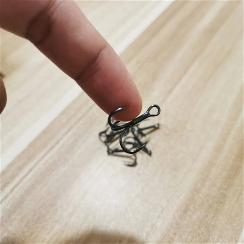 10Pcs/lot Sharp Treble Fishing Hook Strong Round Bend Wide Gap High Carbon Steel Barbed Hooks For Lures Baits Size 2#-10#